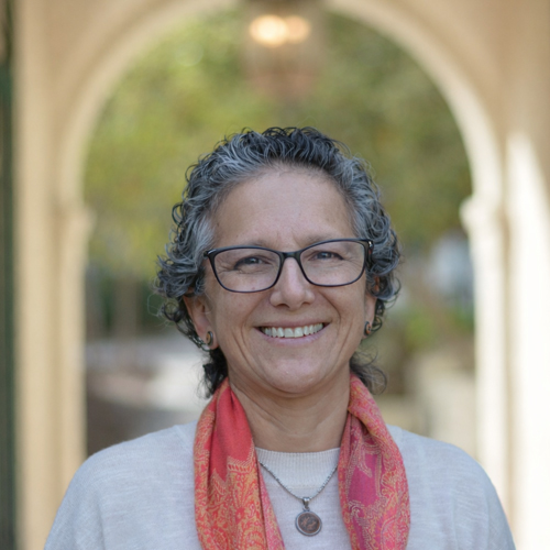 Dr. Lourdes Cueva Chacón