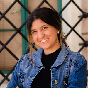 headshot of Roxanna Boren