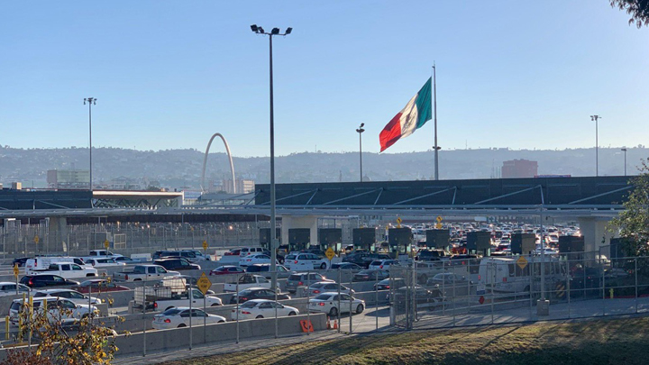 Estudiantes residentes en México hasta 45 millas de la frontera podrán registrarse en colegios comunitarios con tarifas de residentes de acuerdo con la nueva ley AB 91 (La Vocera Photo_Catlan Nguyen)